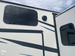 2022 Coachmen Freedom Express 320BHDSLE, $ 45,000