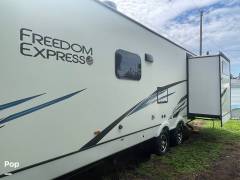 2022 Coachmen Freedom Express 320BHDSLE, $ 45,000