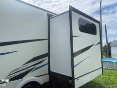 2022 Coachmen Freedom Express 320BHDSLE, $ 45,000