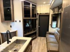 2022 Alliance RV Valor 43V13, $ 86,000