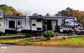 2023 Keystone Fuzion 424, $ 77,800