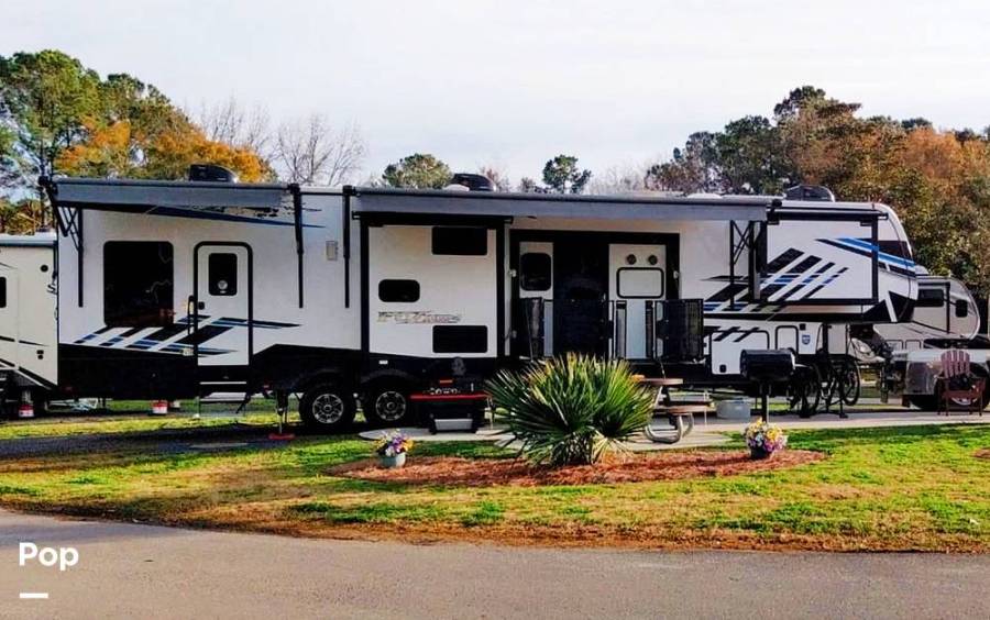 2023 Keystone Fuzion 424, $ 77,800