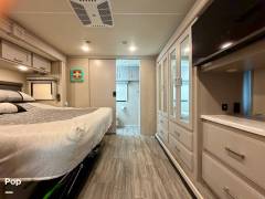 2023 Thor Motor Coach Miramar 34.7, $ 154,900