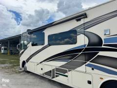 2022 Thor Motor Coach Hurricane 35M, $ 110,000
