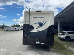 2022 Thor Motor Coach Hurricane 35M, $ 110,000
