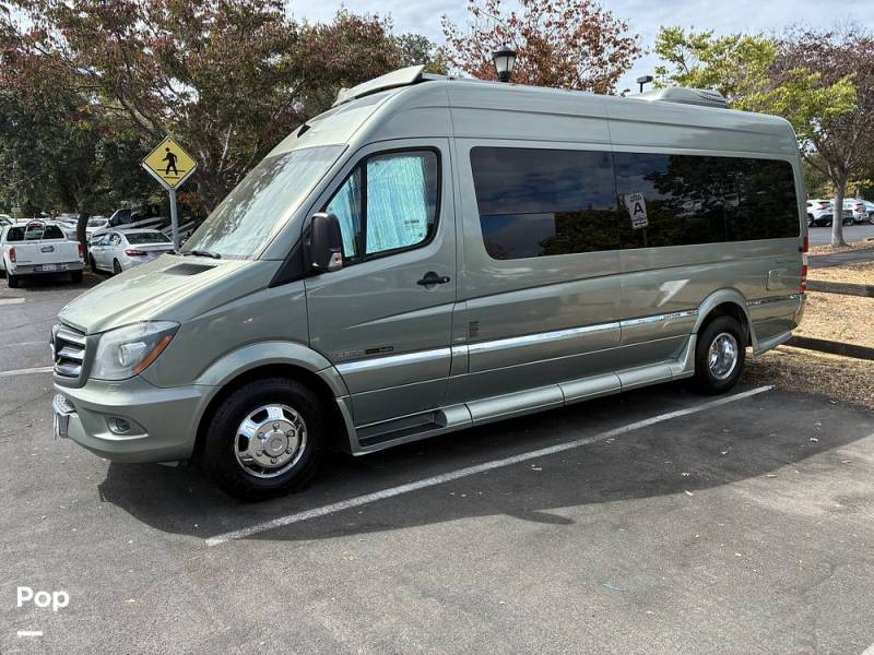 2014 Roadtrek Adventurous CS E-Trek, $ 86,000