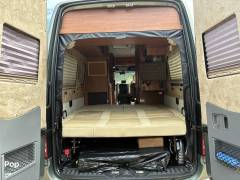 2014 Roadtrek Adventurous CS E-Trek, $ 86,000