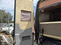 2014 Roadtrek Adventurous CS E-Trek, $ 86,000
