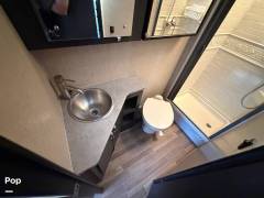 2018 Dynamax Isata 3 24FW, $ 76,800