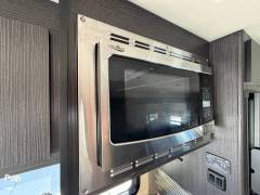 2018 Dynamax Isata 3 24FW, $ 76,800