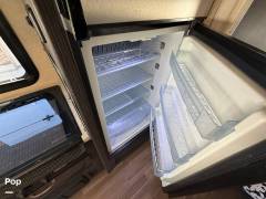 2018 Dynamax Isata 3 24FW, $ 76,800