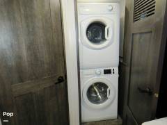2021 Heartland Landmark 365 LM Newport, $ 69,900