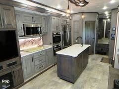 2021 Heartland Landmark 365 LM Newport, $ 69,900