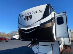 2020 Heartland Bighorn 3950FL, $ 44,500