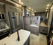 2020 Heartland Bighorn 3950FL, $ 44,500