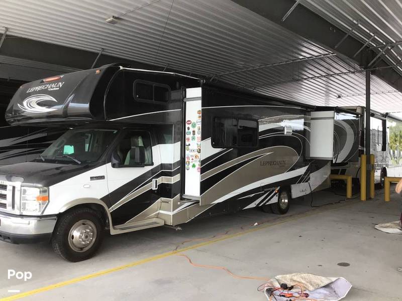 2017 Coachmen Leprechaun 311FS, $ 63,400