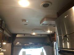 2017 Coachmen Leprechaun 311FS, $ 63,400