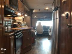 2017 Coachmen Leprechaun 311FS, $ 63,400