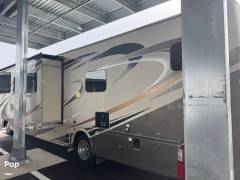 2018 Thor Motor Coach Windsport 35M, $ 62,000