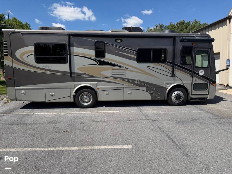 2011 Tiffin Allegro Breeze 28BR, $ 60,600