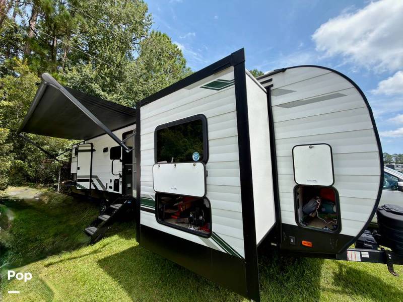 2024 Heartland Eddie Bauer 34BHS, $ 35,000