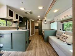 2024 Heartland Eddie Bauer 34BHS, $ 35,000