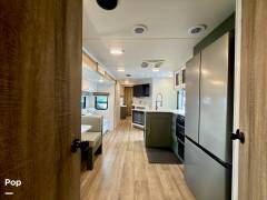 2024 Heartland Eddie Bauer 34BHS, $ 35,000