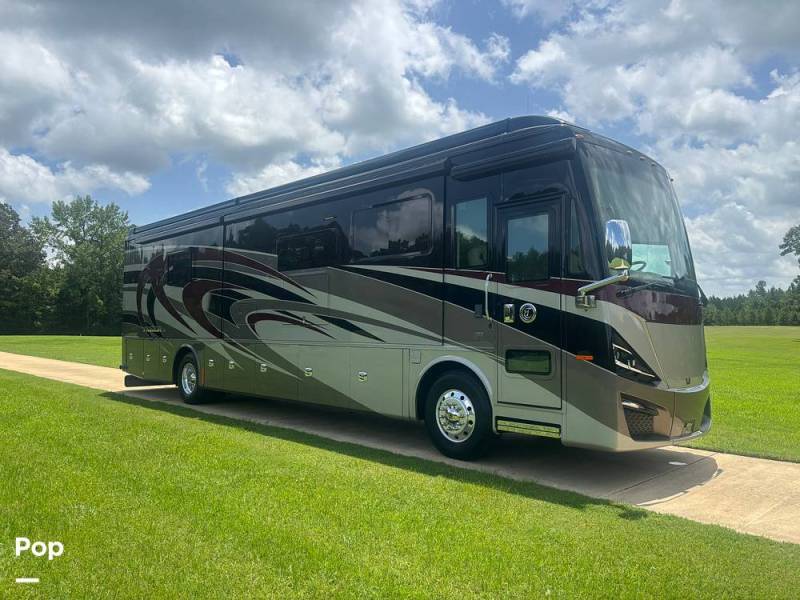2021 Tiffin Phaeton 40IH, $ 260,000