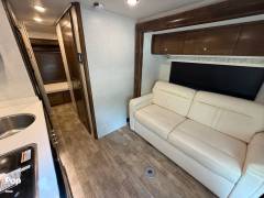 2019 Tiffin Wayfarer 25QW, $ 88,000