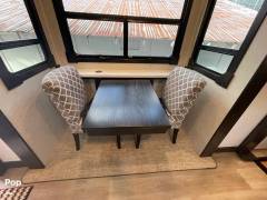 2021 CrossRoads Redwood 4001LK, $ 87,800
