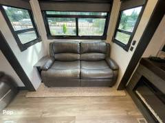 2021 CrossRoads Redwood 4001LK, $ 87,800