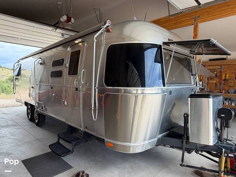 2016 Airstream International 30 Signature, $ 66,880