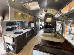 2016 Airstream International 30 Signature, $ 66,880