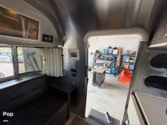 2016 Airstream International 30 Signature, $ 66,880