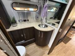 2016 Airstream International 30 Signature, $ 66,880
