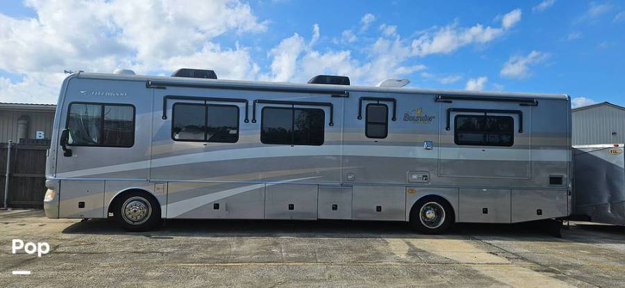2005 Fleetwood Bounder 38N, $ 42,000