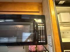 2008 Gulf Stream Crescendo 324 FRED, $ 50,000