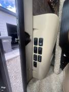2011 Tiffin Allegro Breeze 28BR, $ 71,700