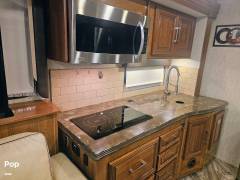 2018 Coachmen Sportscoach 404RB, $ 137,000