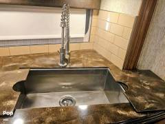 2018 Coachmen Sportscoach 404RB, $ 137,000