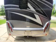 2022 Thor Motor Coach Tiburon 24FB, $ 120,000