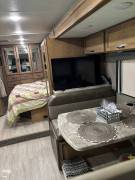 2019 Thor Motor Coach Quantum RC25, $ 64,500
