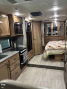 2019 Thor Motor Coach Quantum RC25, $ 64,500