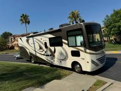 2017 Thor Motor Coach Hurricane 34J, $ 60,000