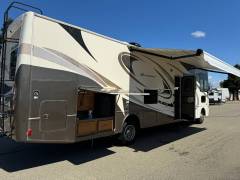 2017 Thor Motor Coach Hurricane 34J, $ 60,000