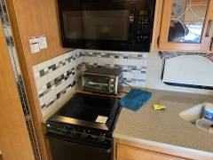 2017 Thor Motor Coach Hurricane 34J, $ 60,000