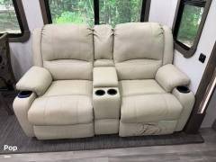 2021 Heartland Bighorn 3375SS, $ 43,000
