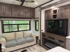 2021 Heartland Bighorn 3375SS, $ 43,000