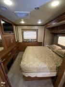 2015 Coachmen Encounter 36KS, $ 76,400