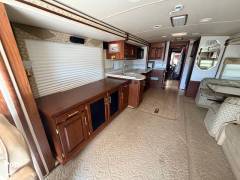 2005 Winnebago Journey 39K, $ 41,700
